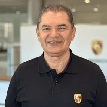 Photo of Santiago Sierra